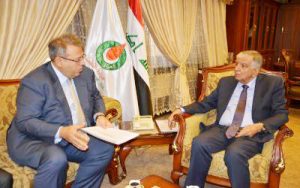 وزير النفط لوفد شركة روسية : نولي اهتماما كبيرا لتطوير الحقول النفطية الكبيرة