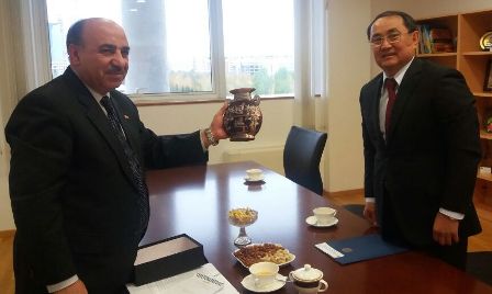 العراق وكازاخستان يبحثان تفعيل تعزيز العلاقات والحرب على داعش