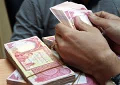 العمل تحدد غدا  الخميس موعدا لصرف رواتب العمال المضمونين لشهرين