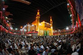 ملايين الزائرين يحيون ذكرى وفاة الرسول الاكرم {ص} عند مرقد امير المؤمنين{ع}