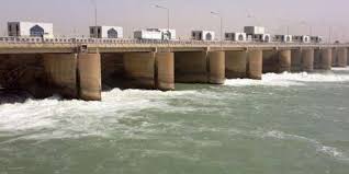 افتتاح ثلاث بوابات من سدة الفلوجة