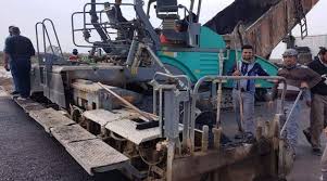 شركة حمورابي تواصل اكساء طبقة الاساس القيري لمشروع طريق كوت بدرة – مهران