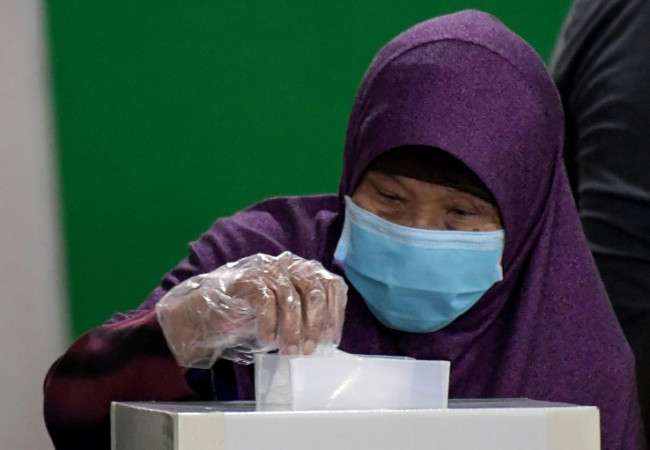 فوز الحزب الحاكم في سنغافورة في الانتخابات رغم تراجع التأييد له