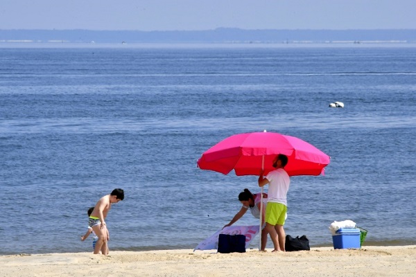 الأوروبيون يستهلون إجازة صيف ما بعد كورونا